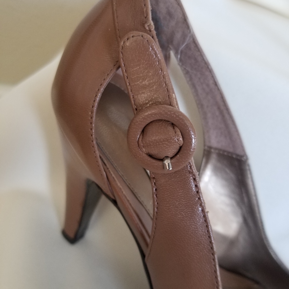 Tan heels